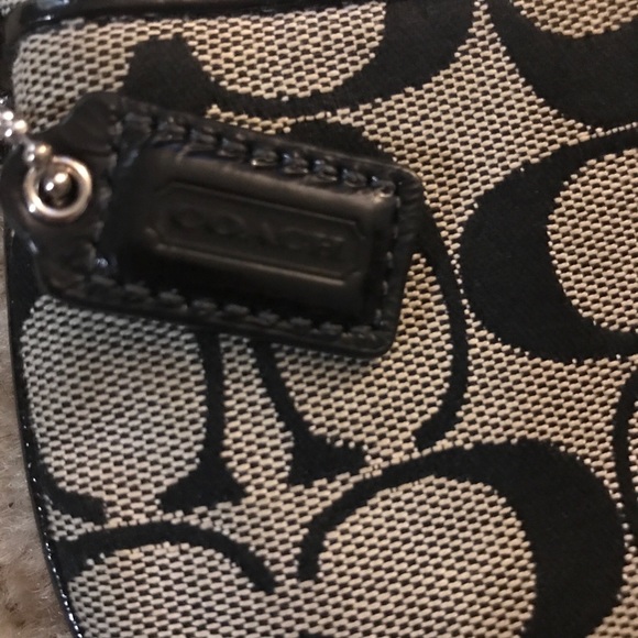 Coach wristlet, tan and black signature jacquard. - Picture 10 of 10